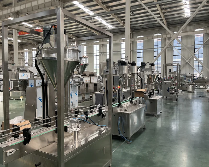 Rows of SUS304 stainless steel filling and packaging machines in the workshop